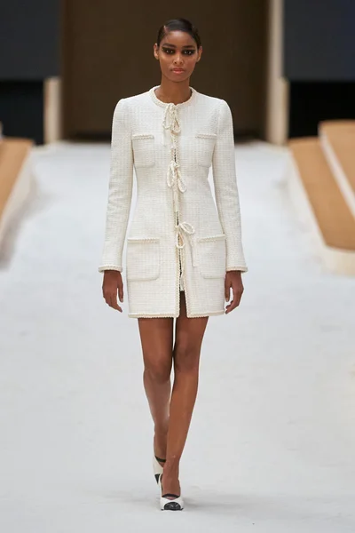 Look 8